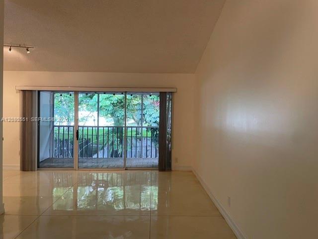 9522 SW 140th Ct # 9522 — Photo 4