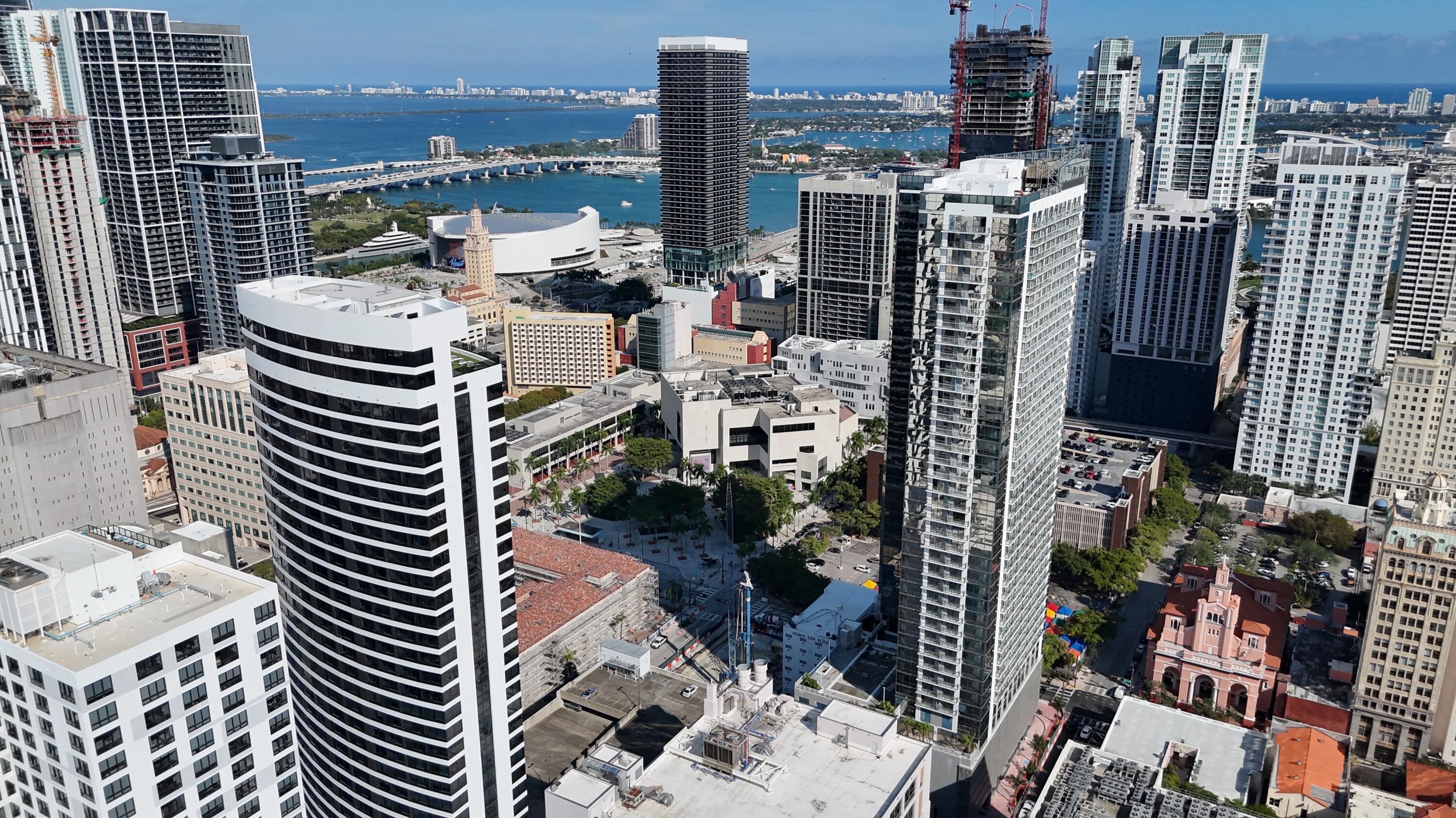 225 N MIAMI Avenue # 2207 — Photo 2
