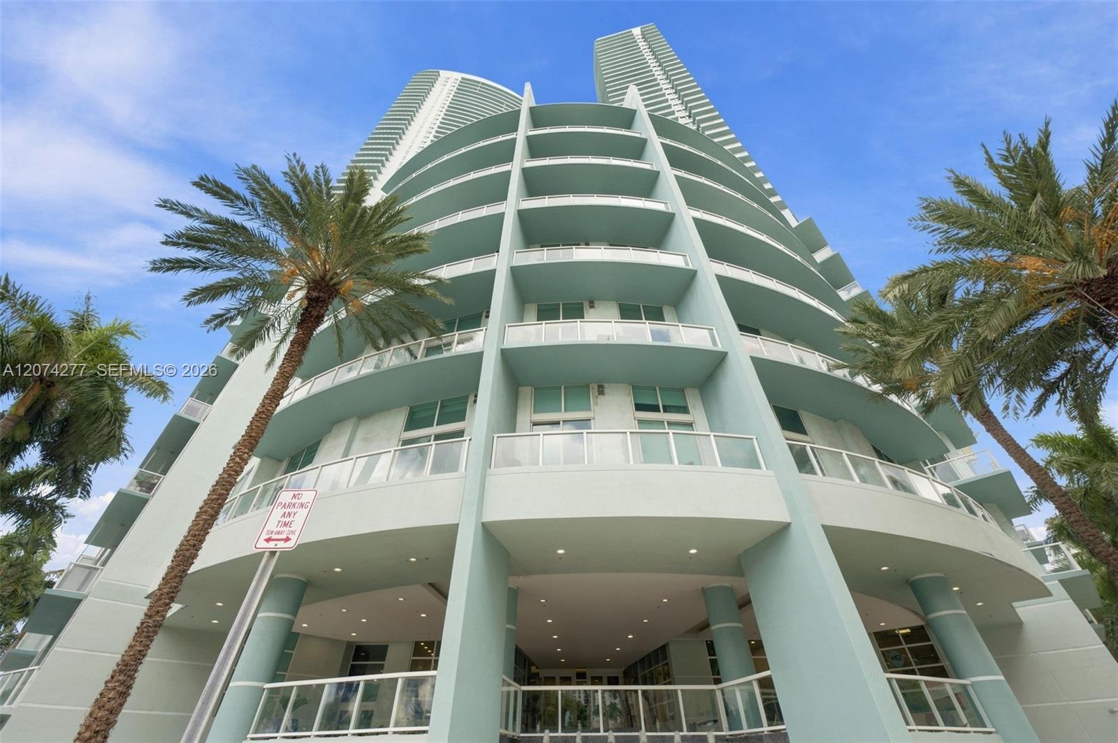 1900 N Bayshore Dr # 3508 — Photo 2