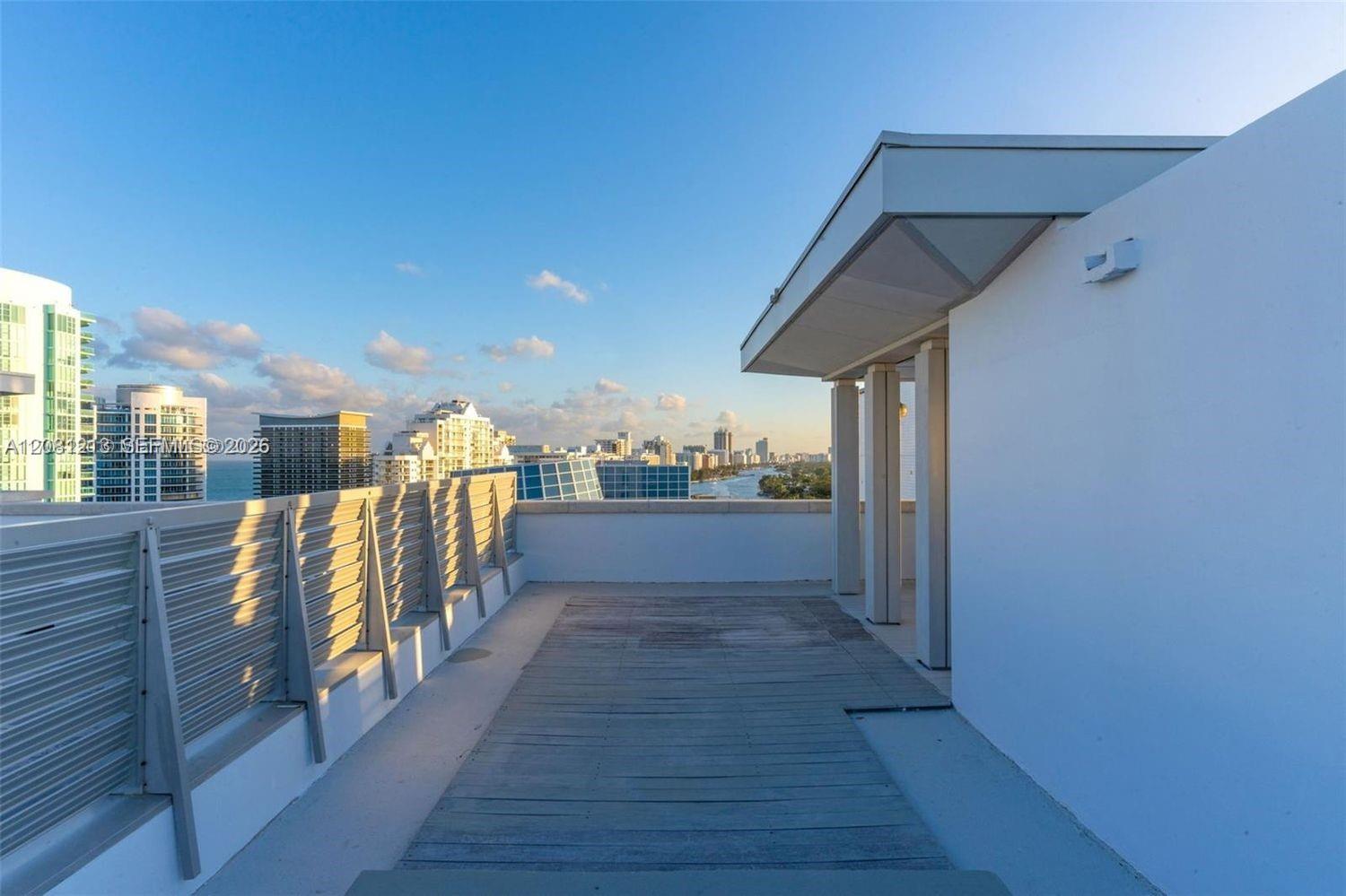201 Aqua Ave # PH4 — Photo 5