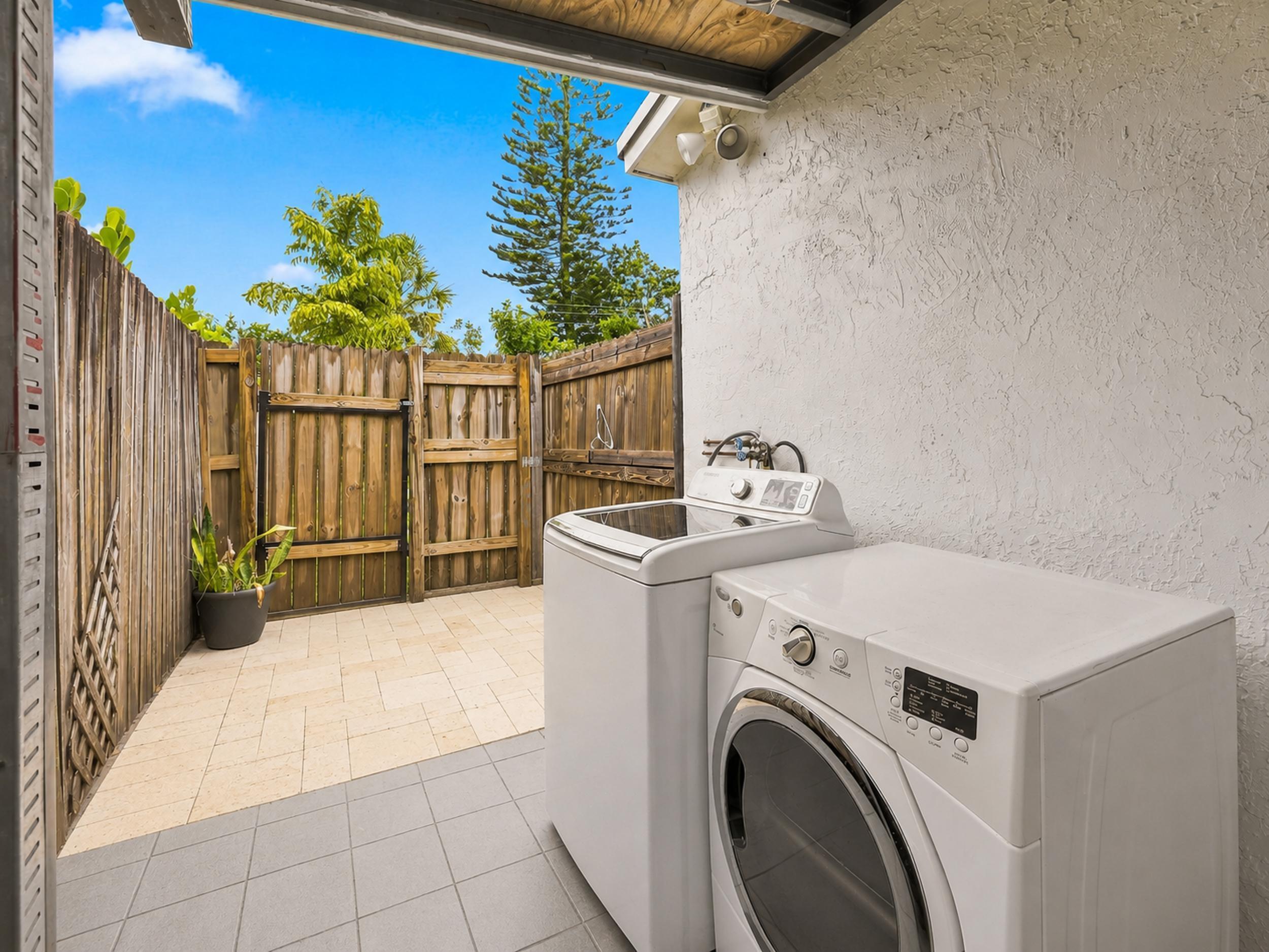 7780 NW 40TH Street # A, Davie FL 33024