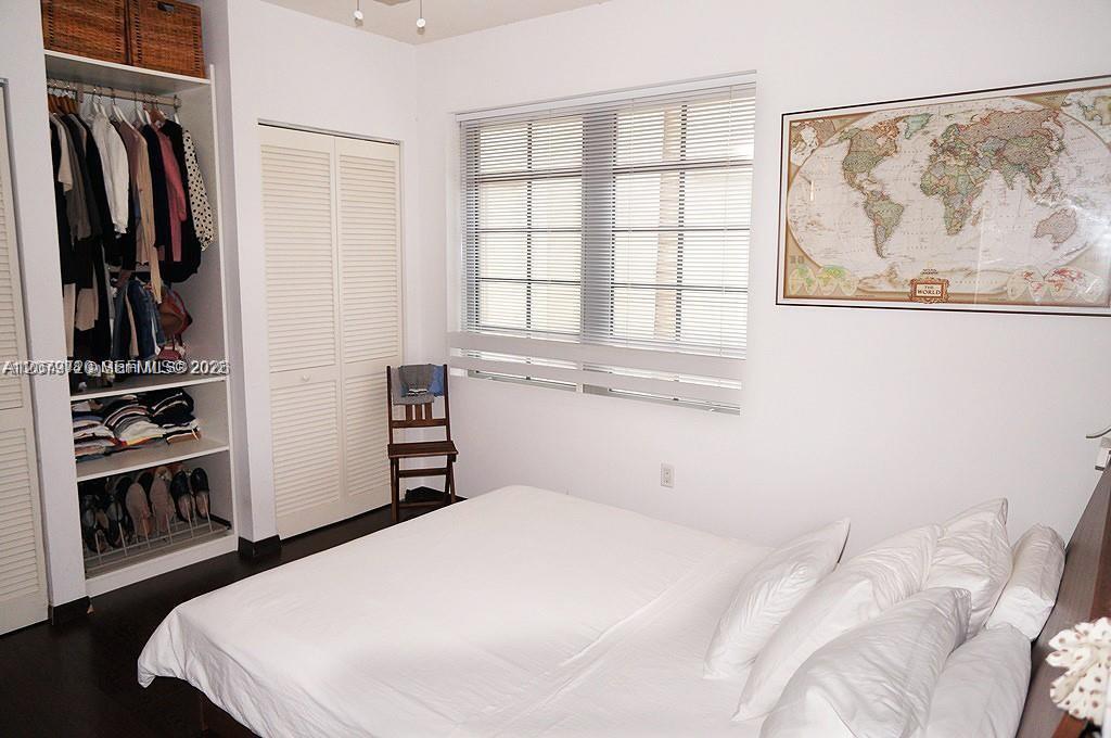 435 21st St # 215 — Photo 3