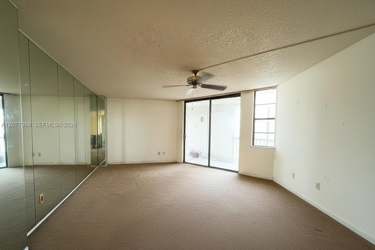 20500 W Country Club Dr # 818 — Photo 5