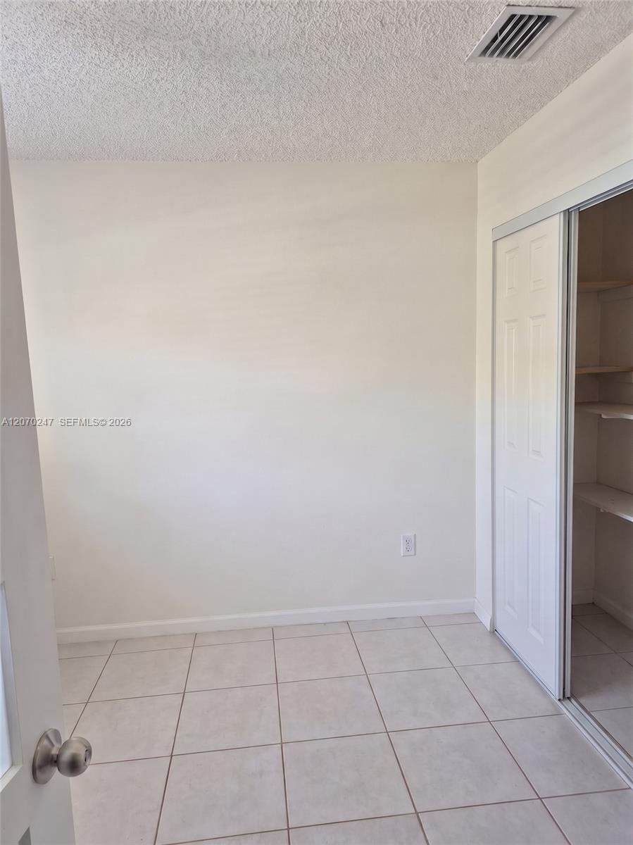 Den/Bonus Room