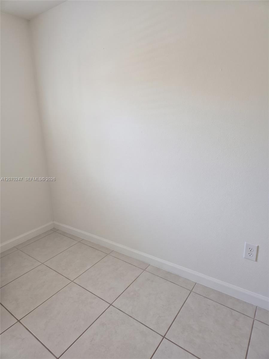 Den/Bonus Room