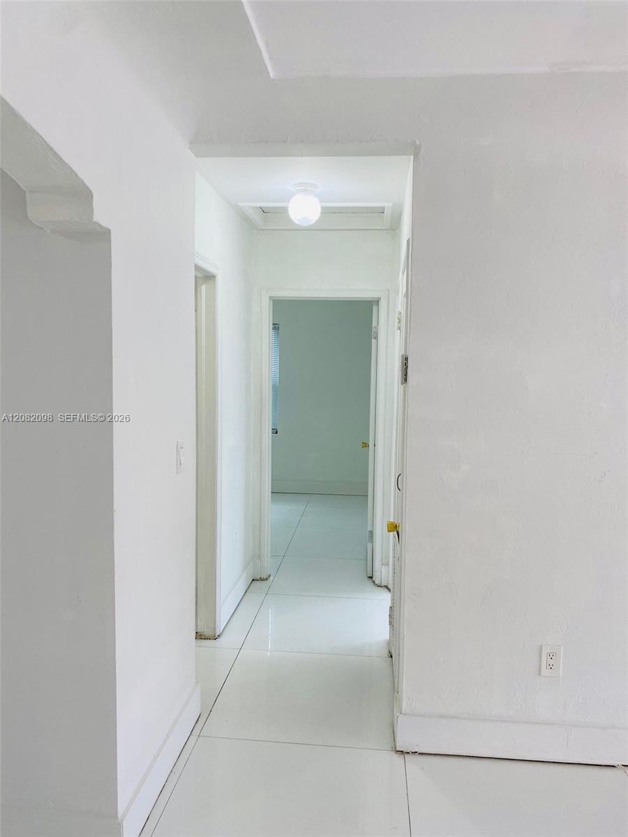 3335 SW 26th St # 3335 — Photo 2
