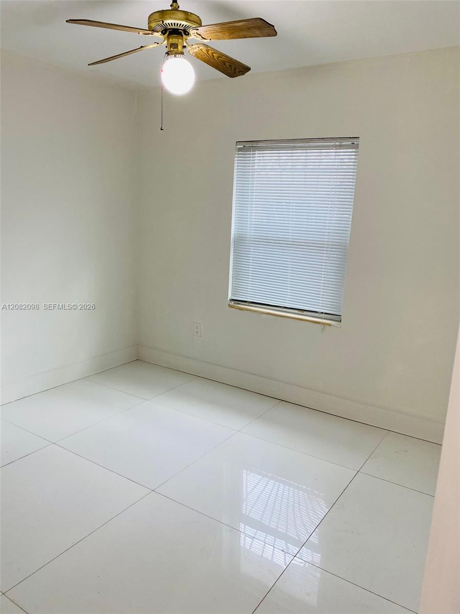 3335 SW 26th St # 3335 — Photo 5