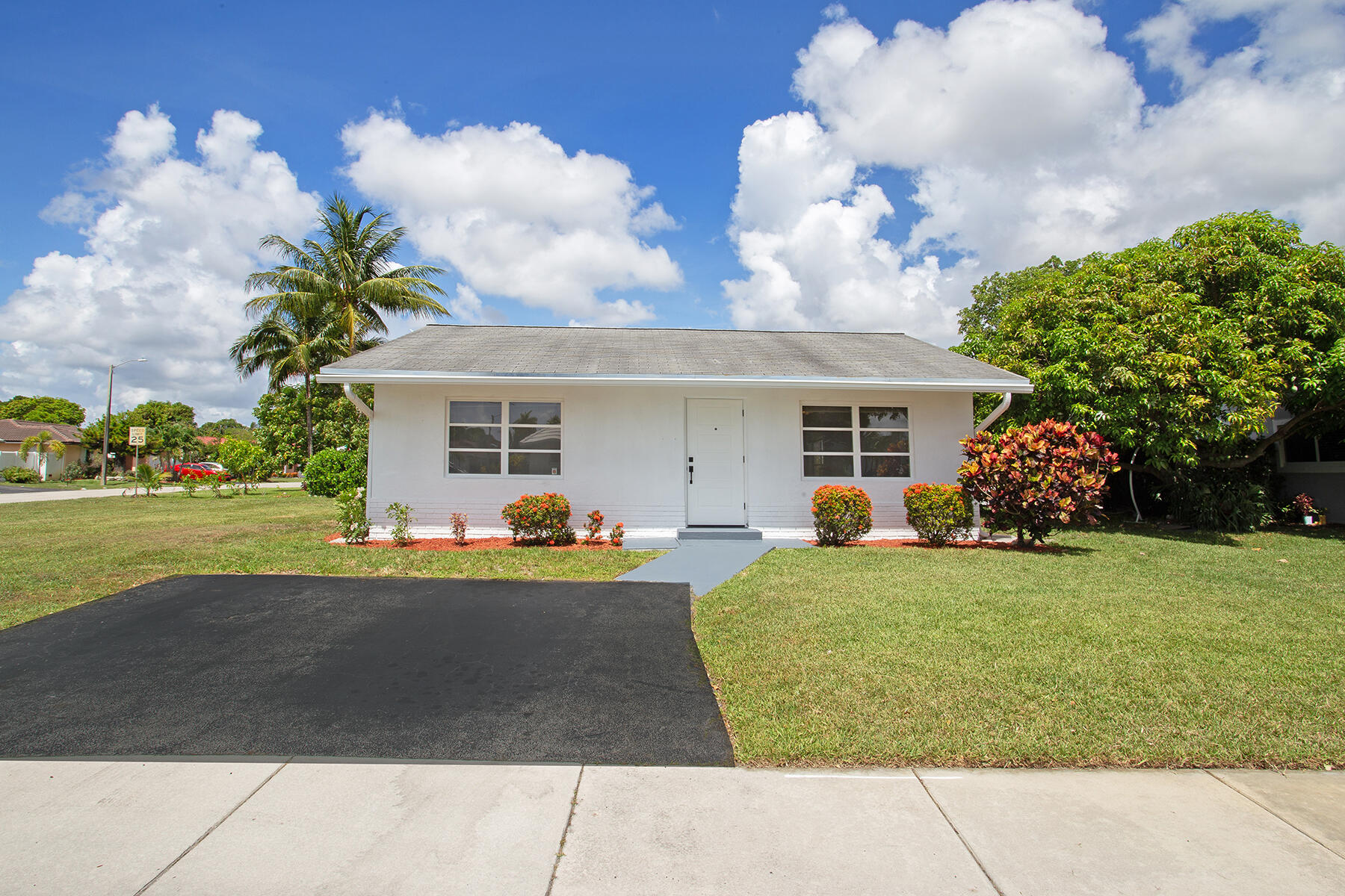 7609 NW 70 Avenue, Tamarac FL 33321