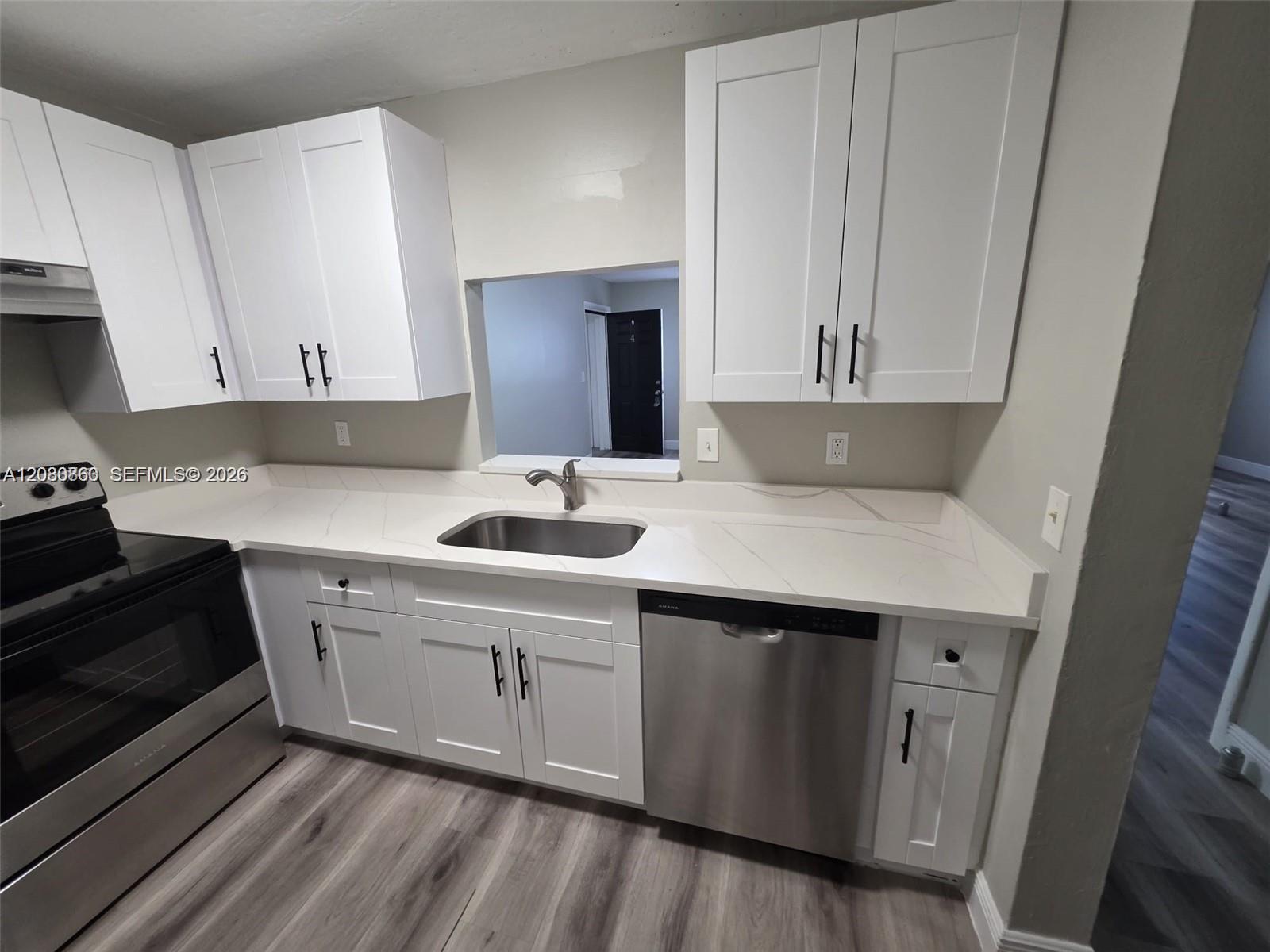 4240 Woodside Dr # 2 — Photo 5
