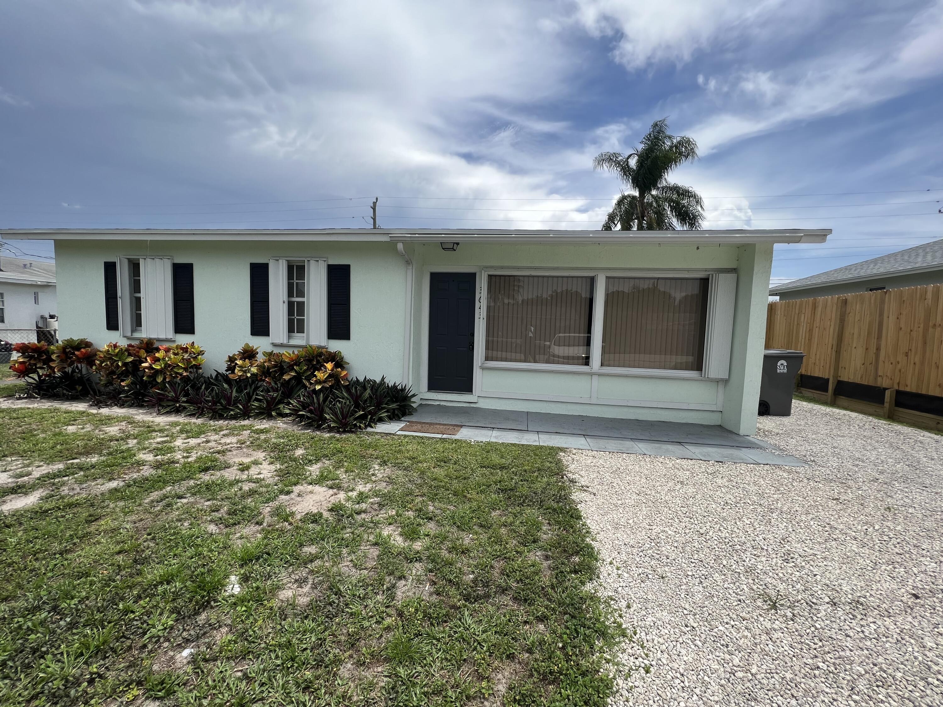 3643 Betty Ann Court W # A — Photo 3