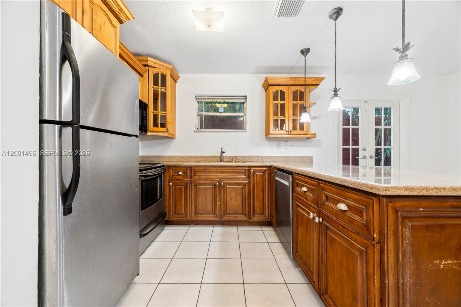 2928 Louise St # B — Photo 4