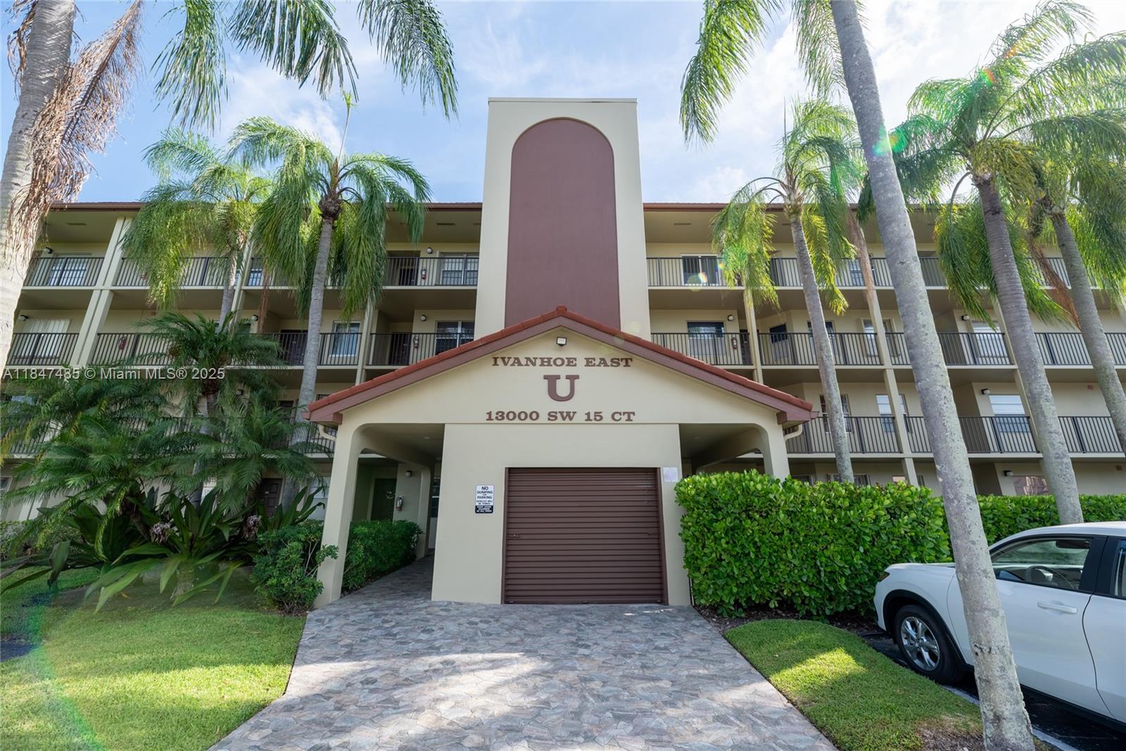 13000 SW 15th Ct # 206U, Pembroke Pines FL 33027