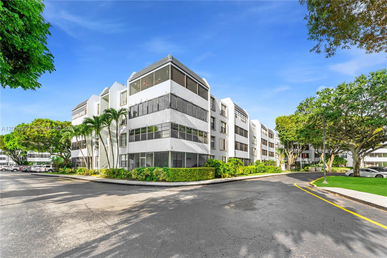 10852 N Kendall Dr # 312, Miami FL 33176