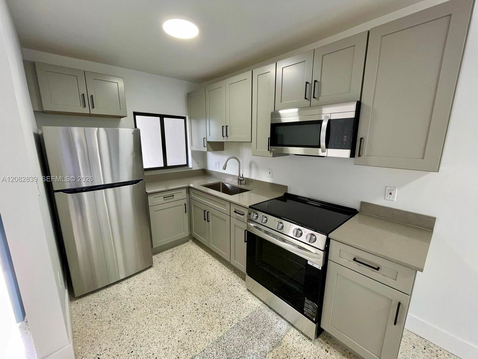 180 NE 57th St # 2 — Photo 3
