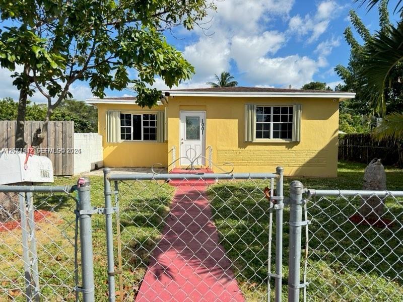 1001 S 27th Ave — Photo 4