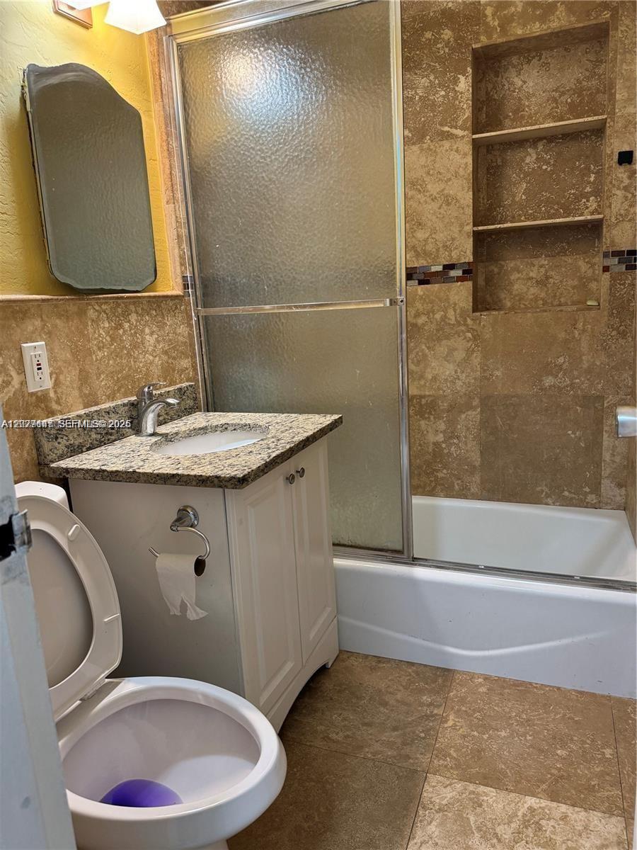 1001 S 27th Ave — Photo 5
