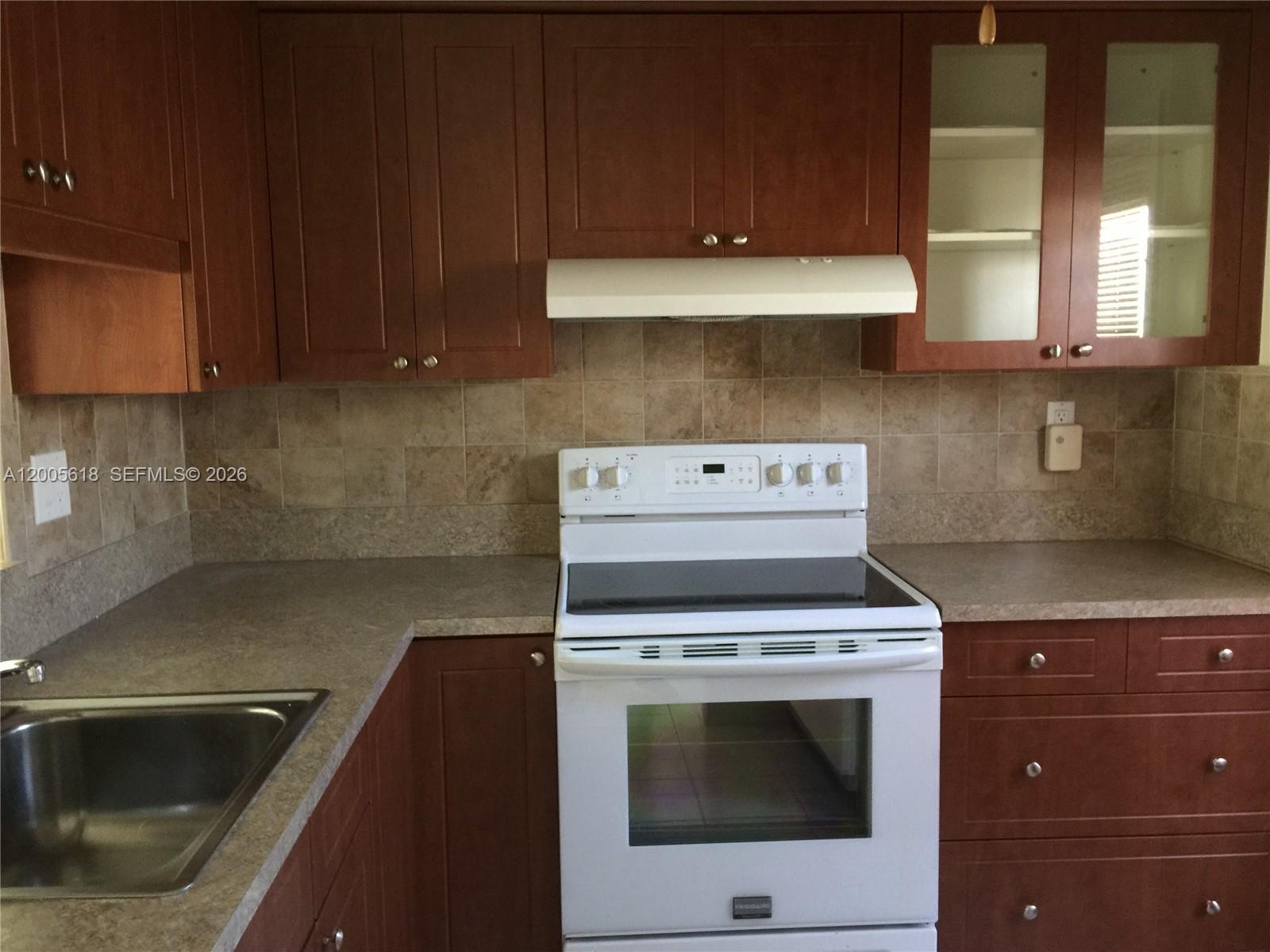 5041 W Oakland Park Blvd # 110 — Photo 3