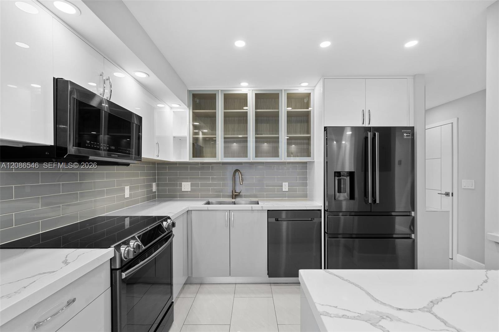 701 Three Islands Blvd # 411 — Photo 2
