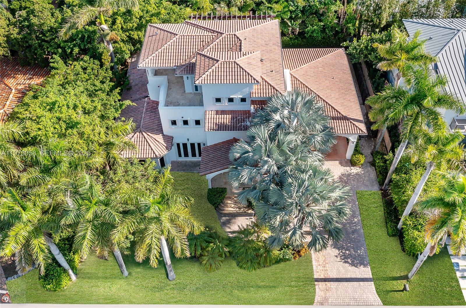 541 S Mashta Dr, Key Biscayne FL 33149