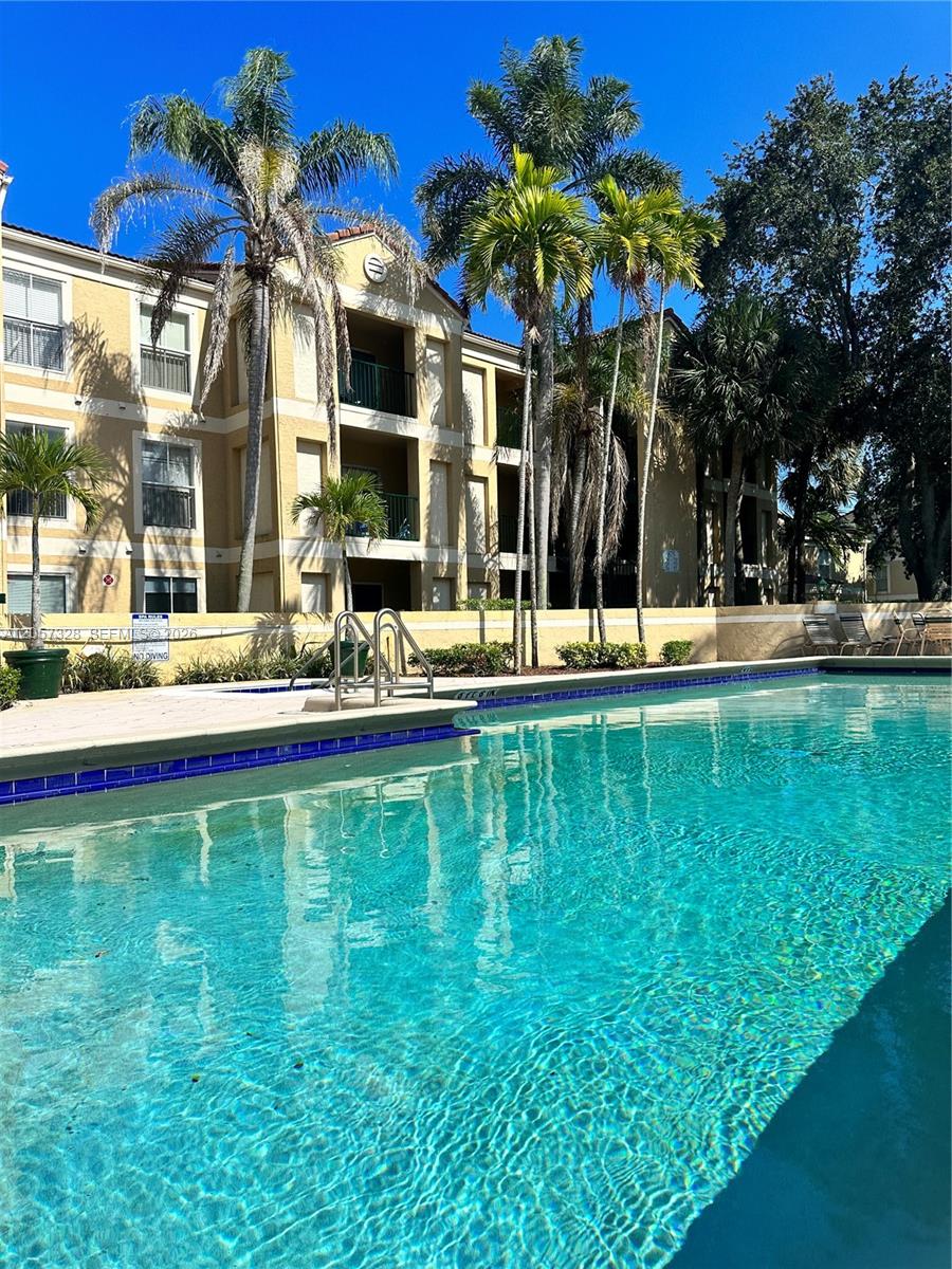 833 Riverside Dr # 831, Coral Springs FL 33071