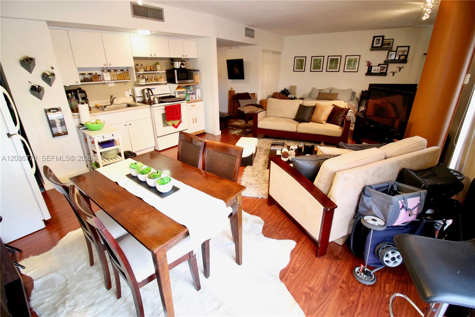 900 Bay Dr # 215, Miami Beach FL 33141