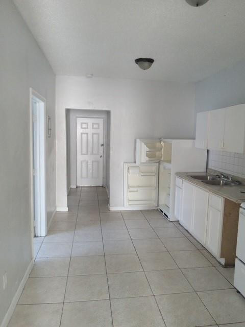 439 NW 18TH Avenue — Photo 3