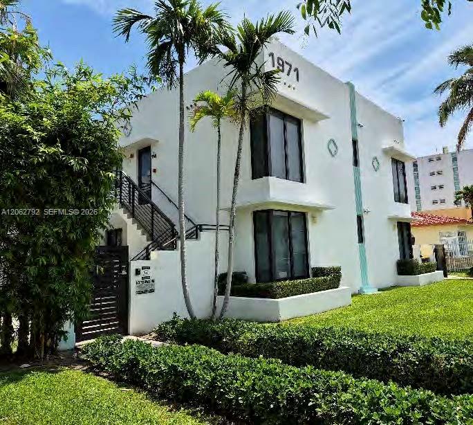 1971 Bay Dr # 110, Miami Beach FL 33141
