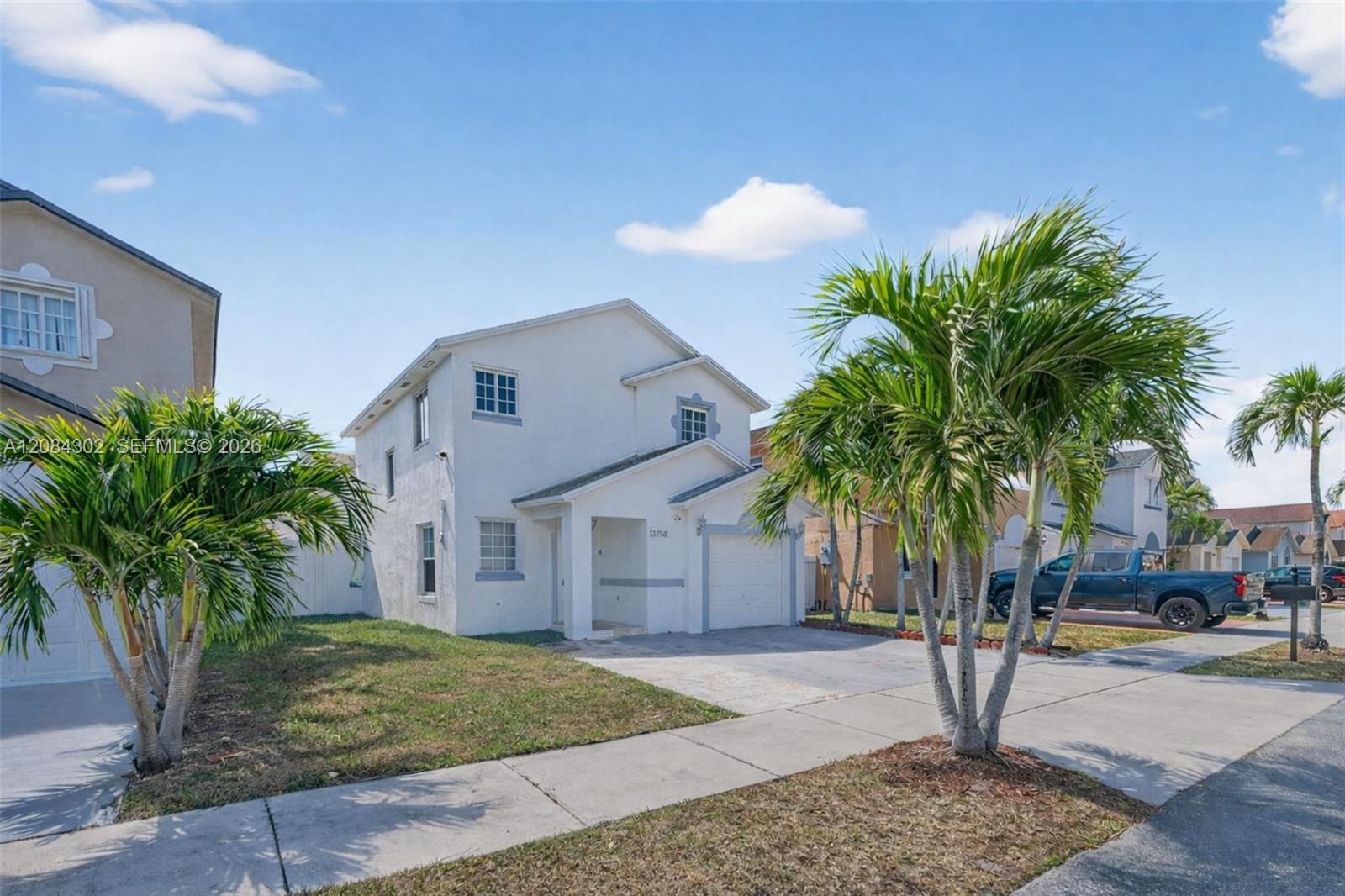 13758 SW 160th Ter — Photo 2