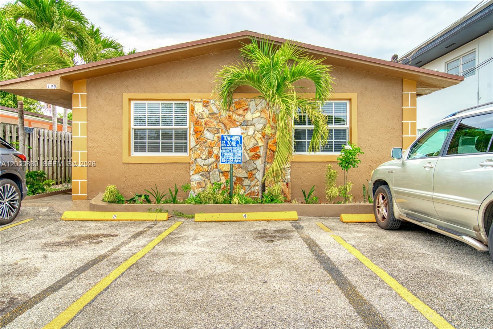 129 SE 4th Ave # 4, Hallandale Beach FL 33009