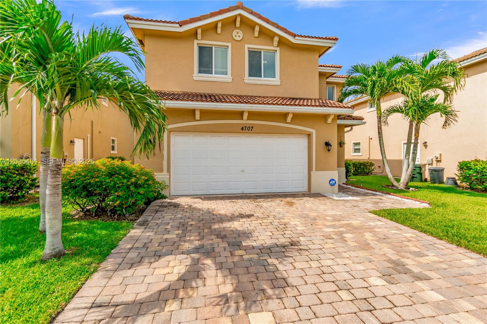 4707 Foxtail Palm Ct — Photo 2