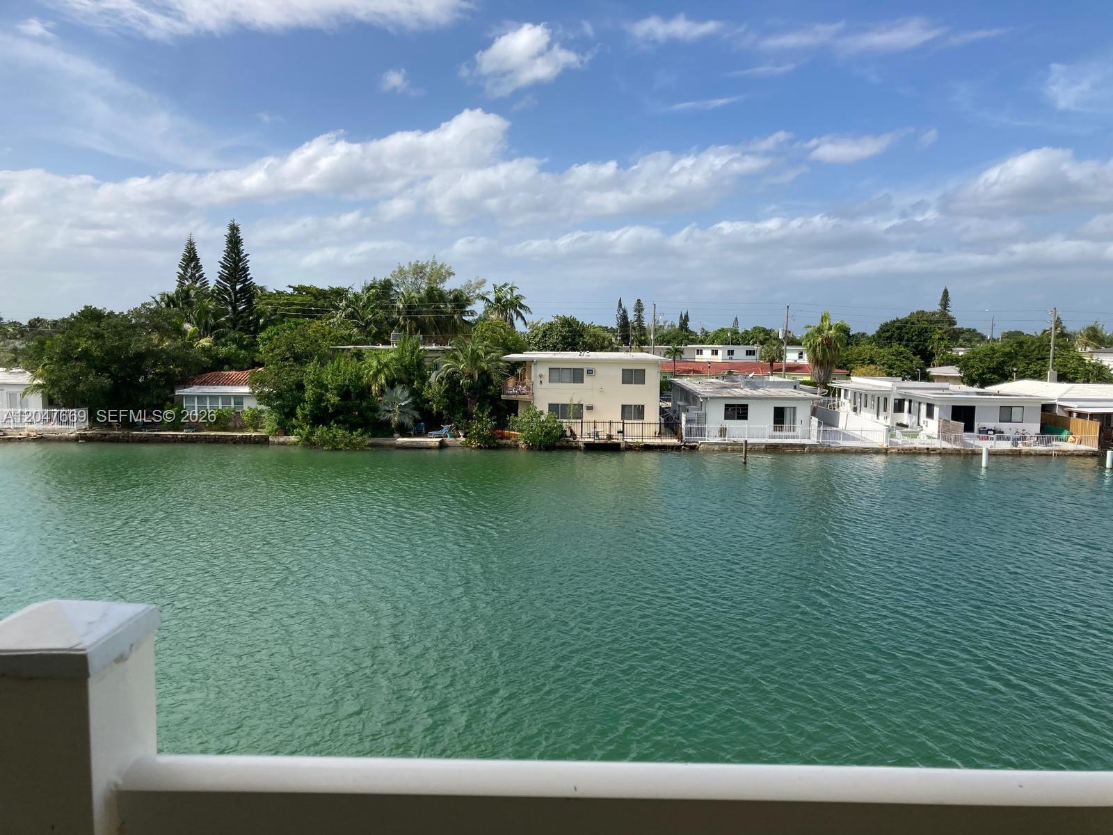 7900 Tatum Waterway Dr # 305, Miami Beach FL 33141