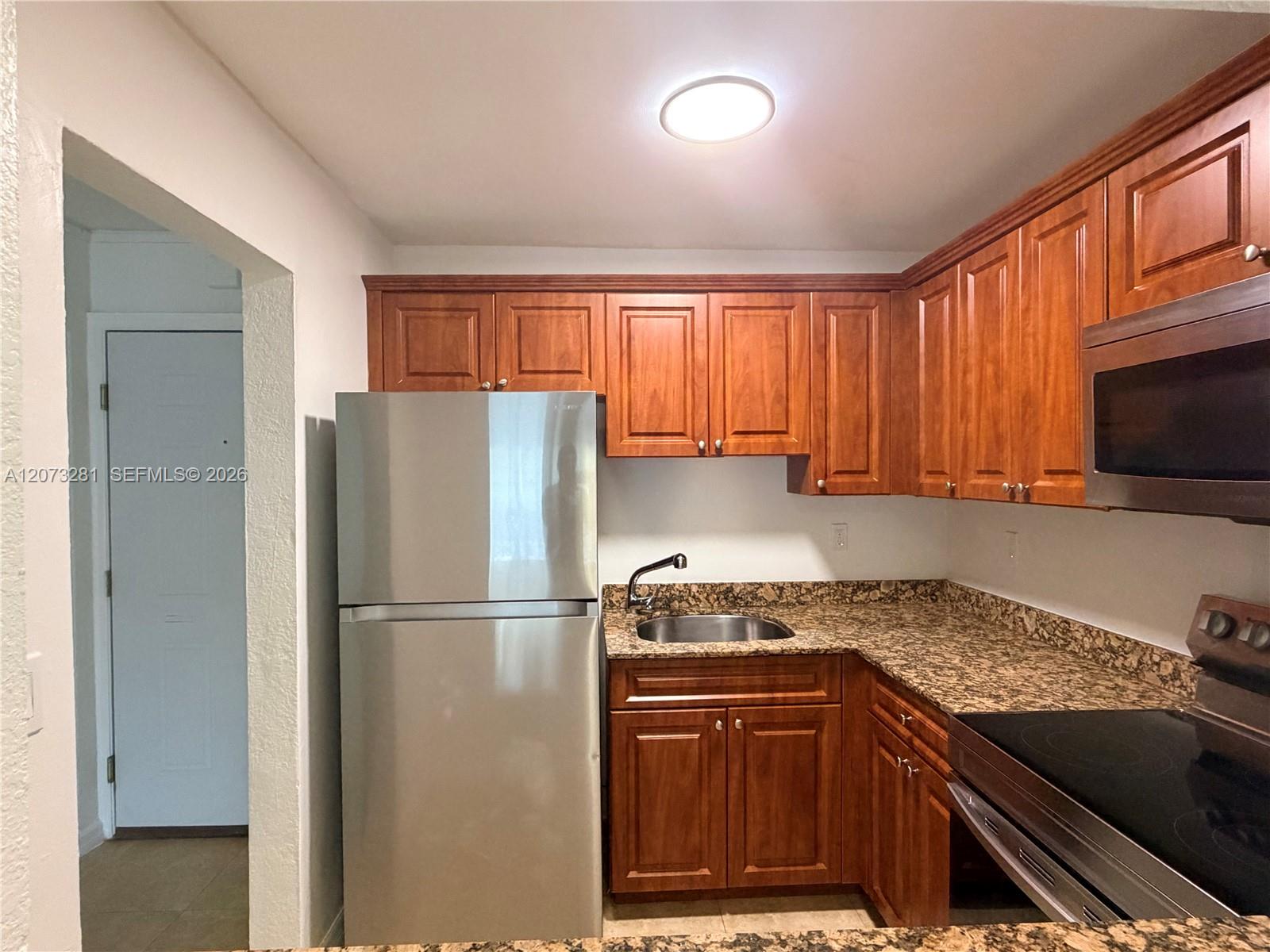 14500 SW 88th Ave # 220 — Photo 2