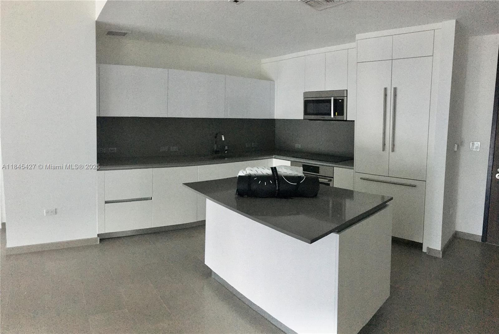 88 SW 7th St # 2305, Miami FL 33130