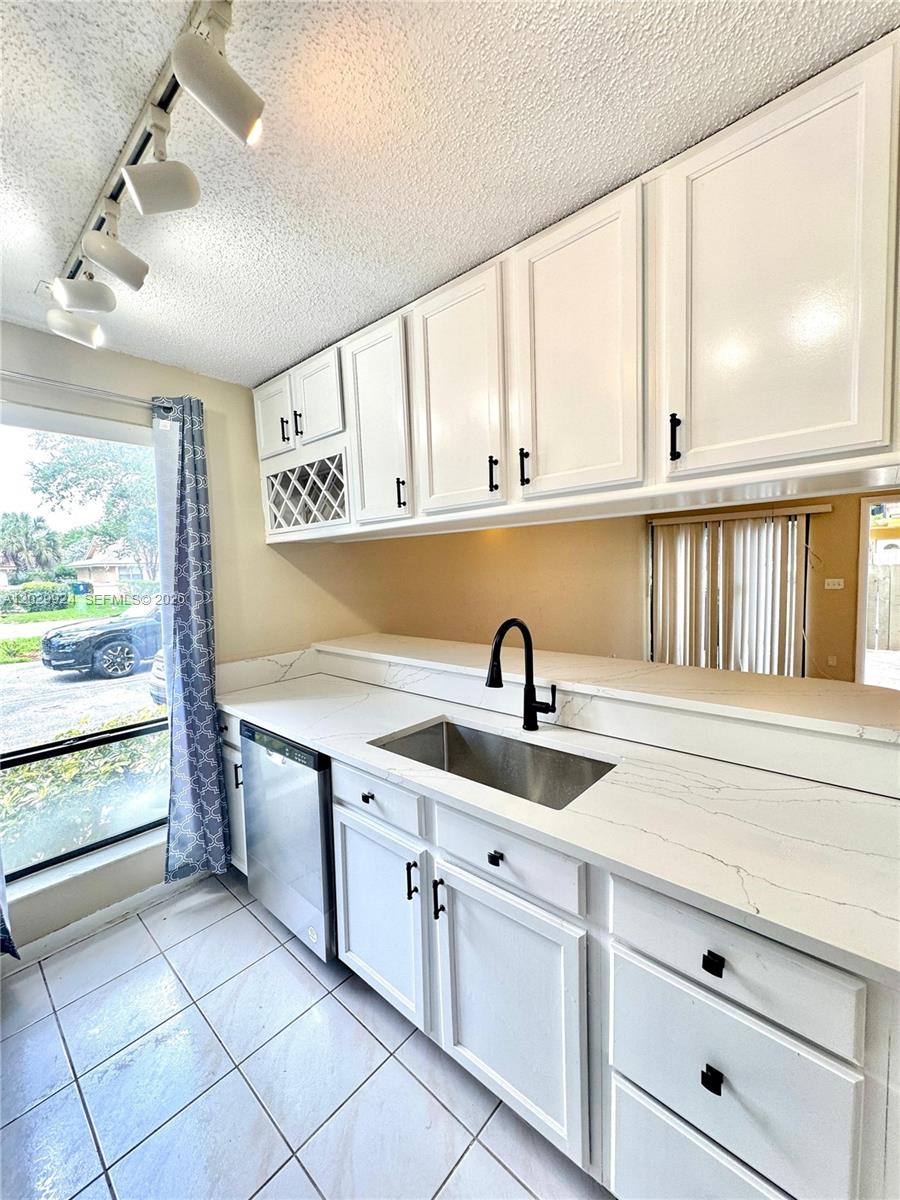 4240 NW 114th Ter # 40 — Photo 4