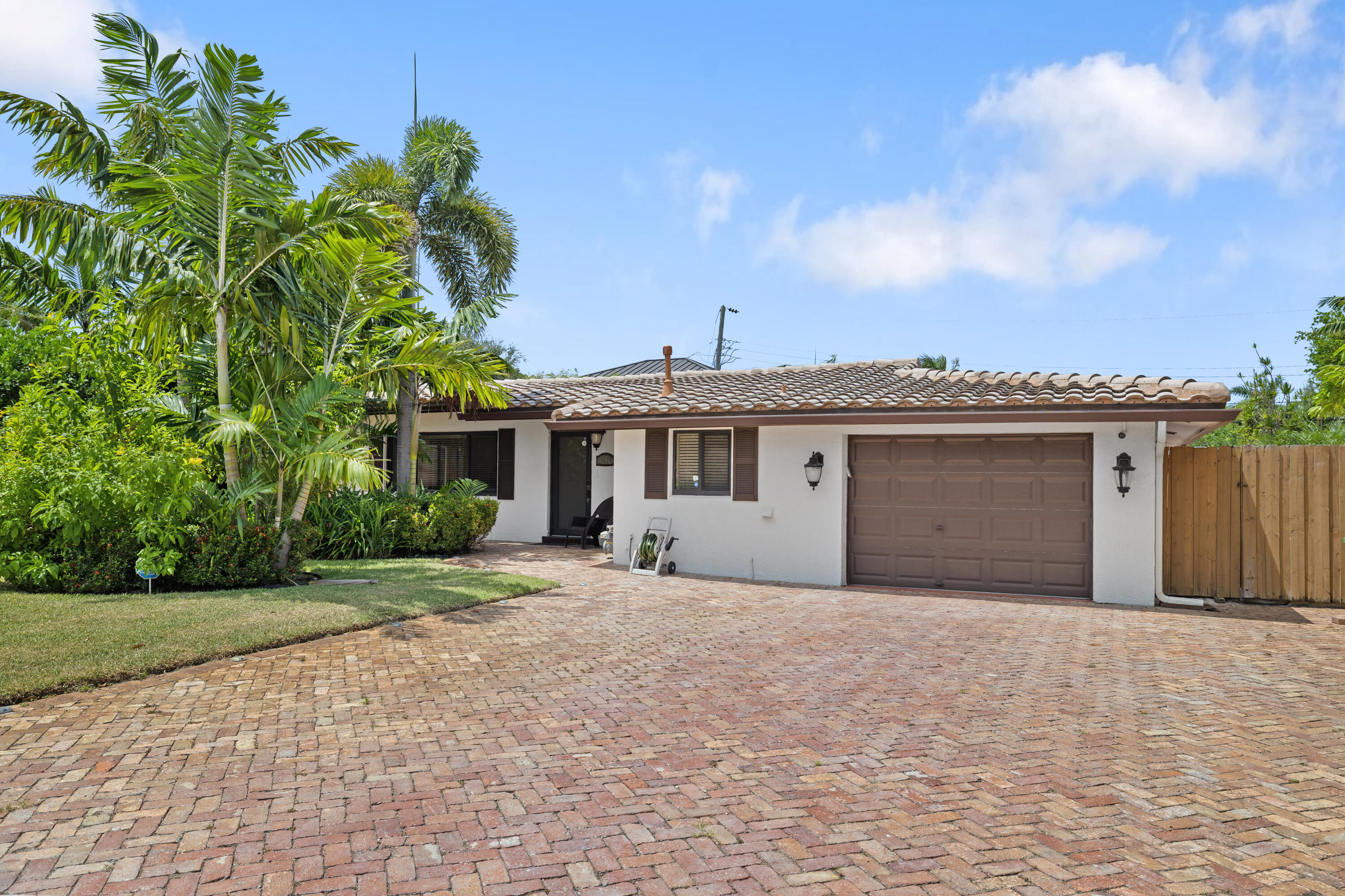 3211 Seaward Drive, Lauderdale By The Sea FL 33062