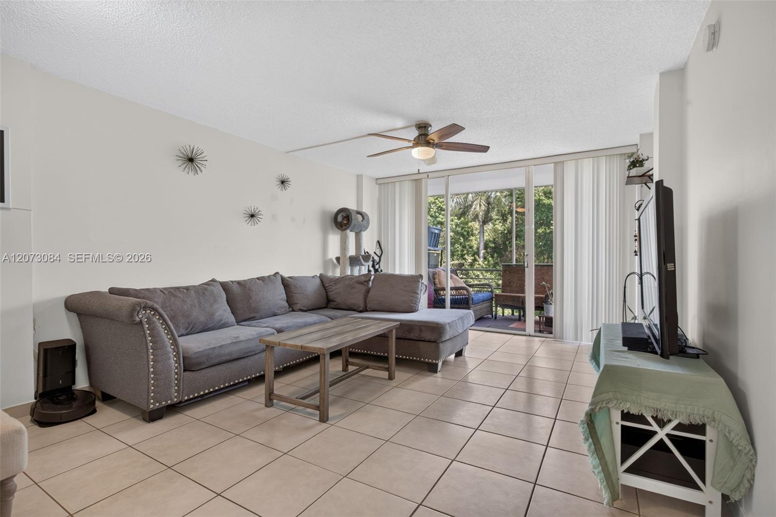 106 Royal Park Dr # 3D — Photo 3