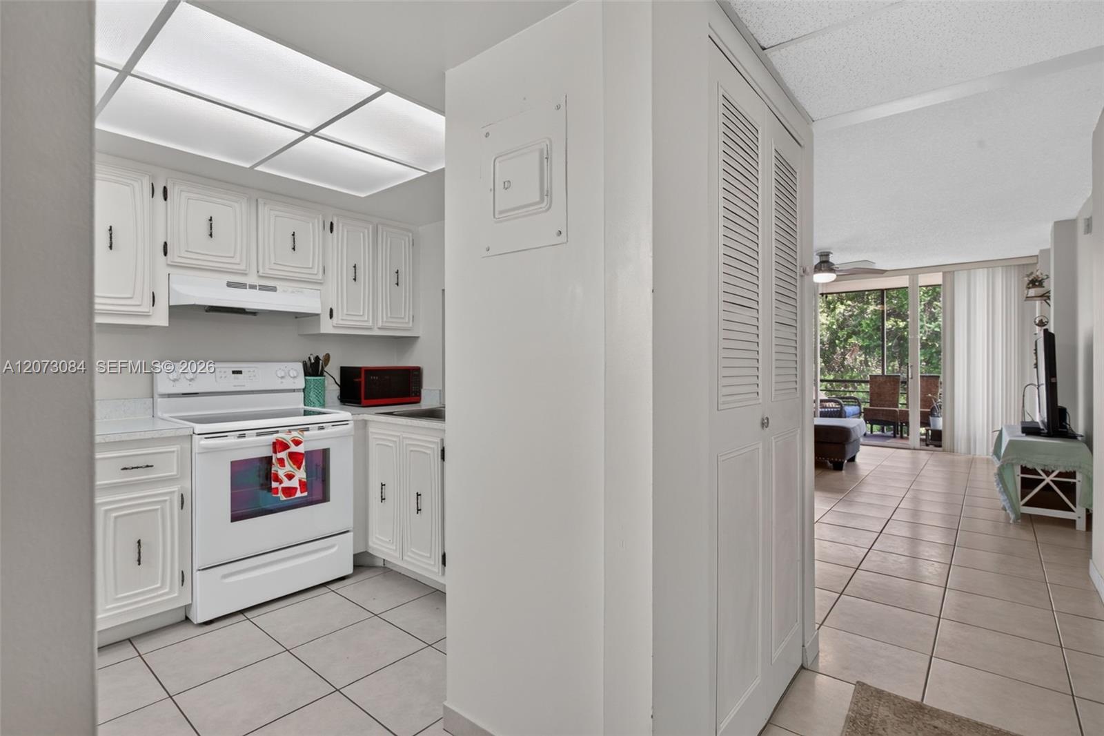 106 Royal Park Dr # 3D — Photo 5