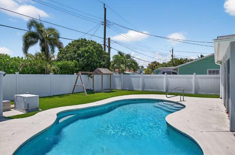 516 E Whitney Drive, Jupiter FL 33458