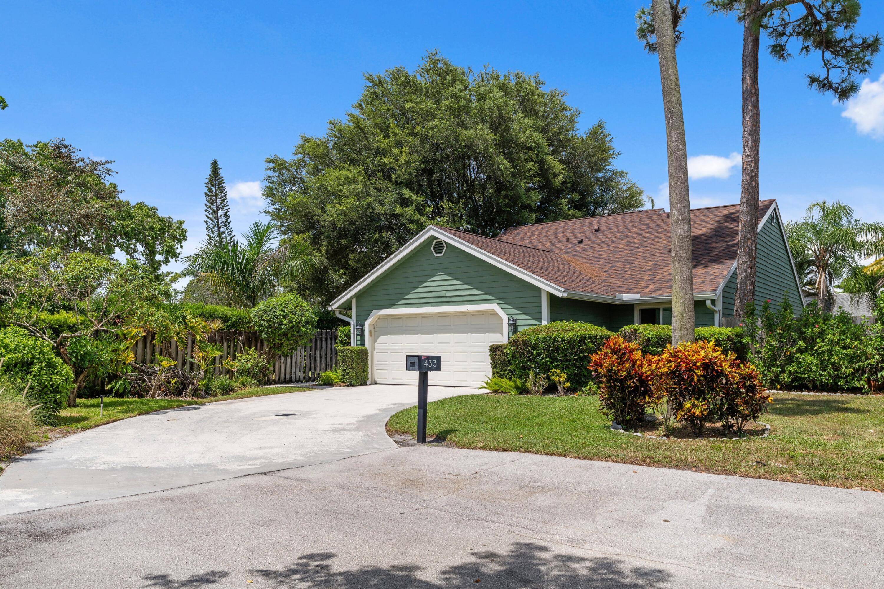 433 Goldenwood Way, Wellington FL 33414