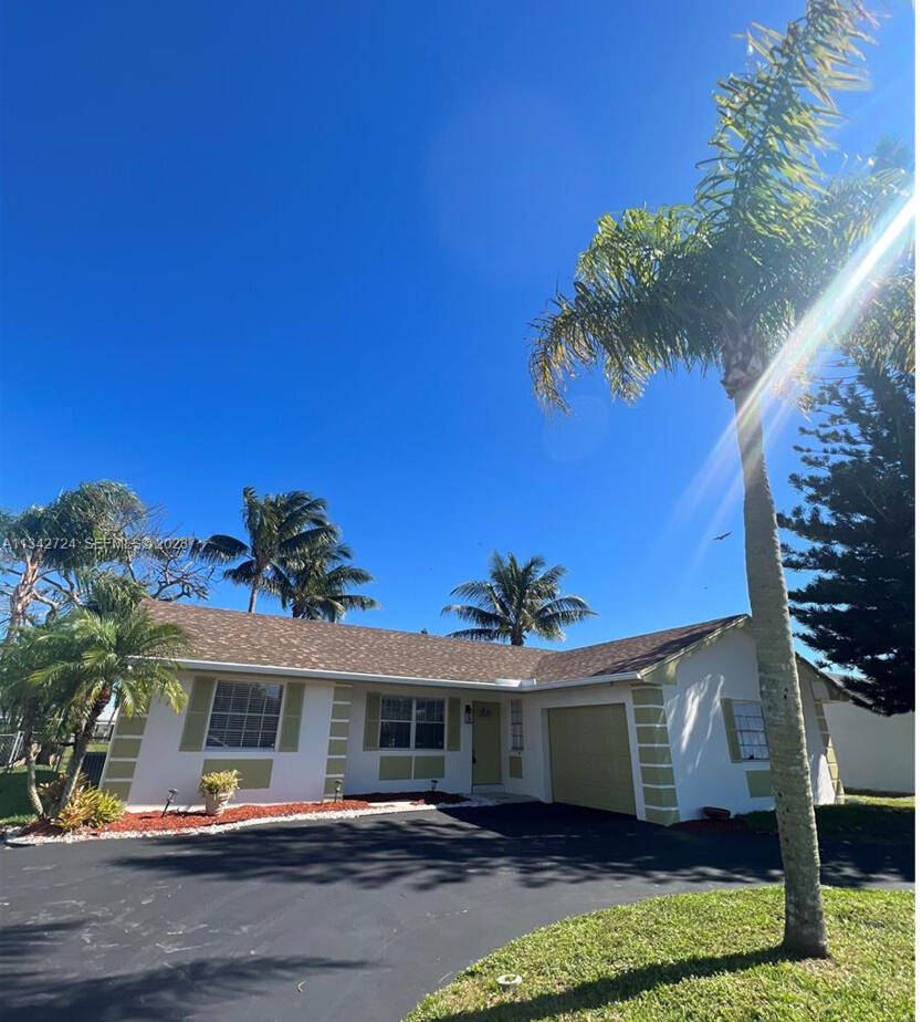 19420 Carolina Circle, Boca Raton FL 33434