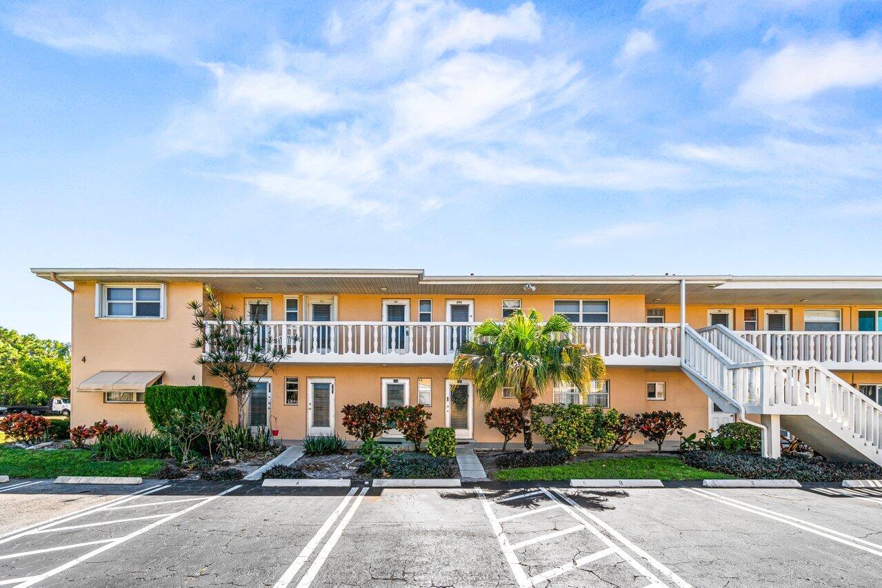 2121 NE 1st Court # 202, Boynton Beach FL 33435