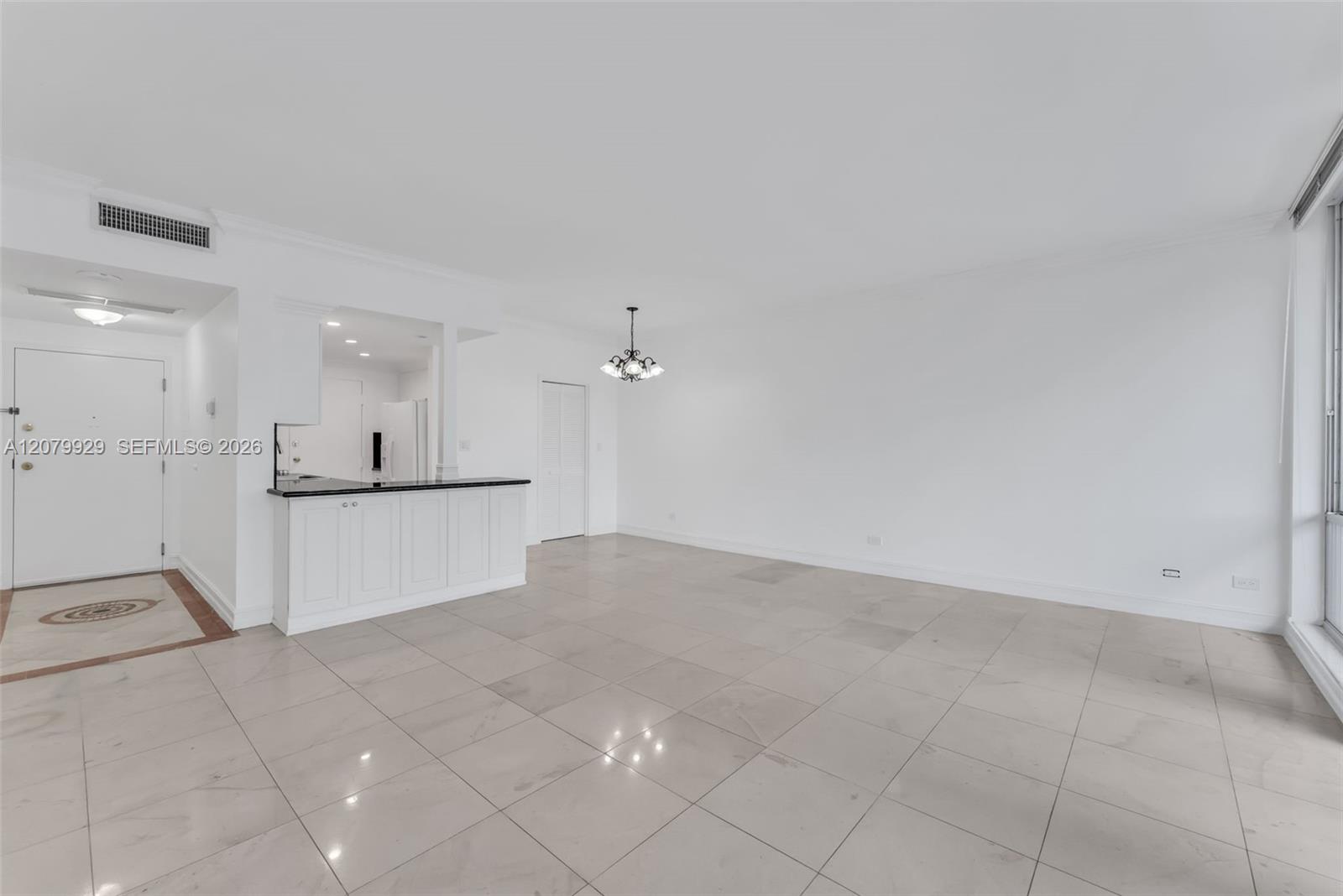 700 Biltmore Way # 304 — Photo 5