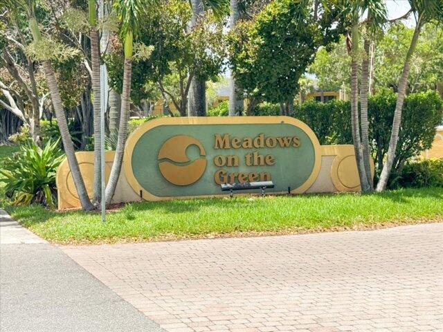 1104 Meadows Circle, Boynton Beach FL 33436