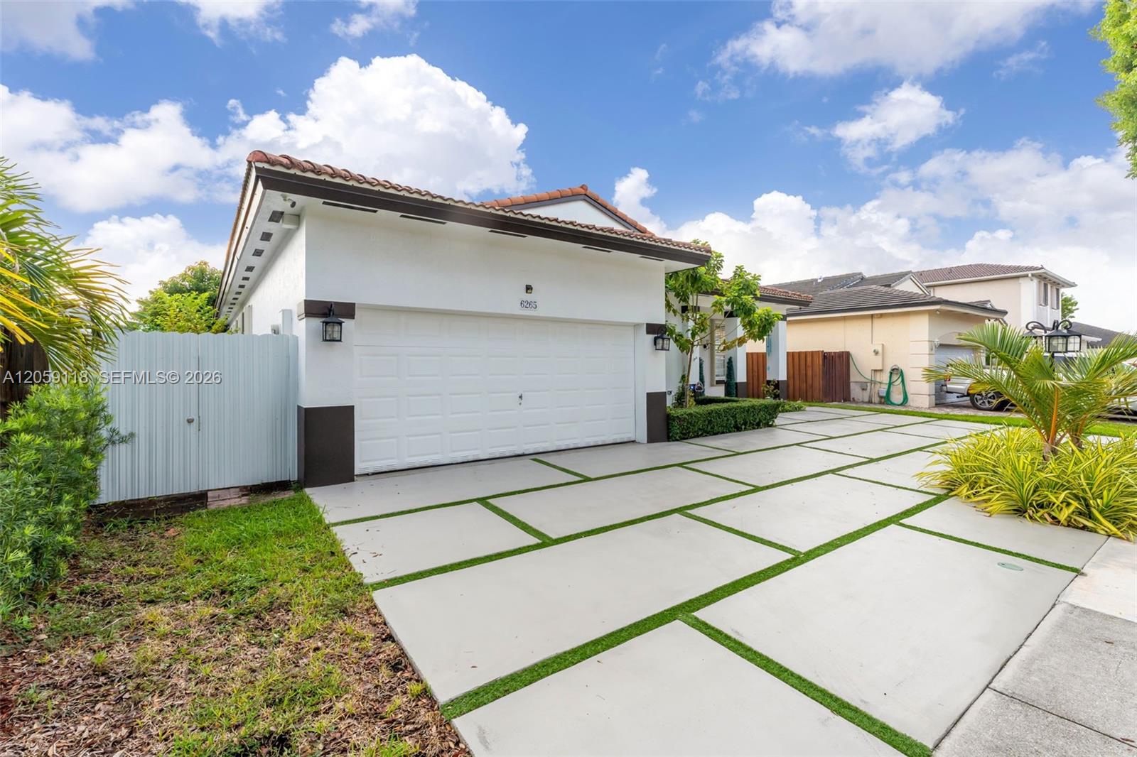 6265 SW 161st Pl — Photo 3