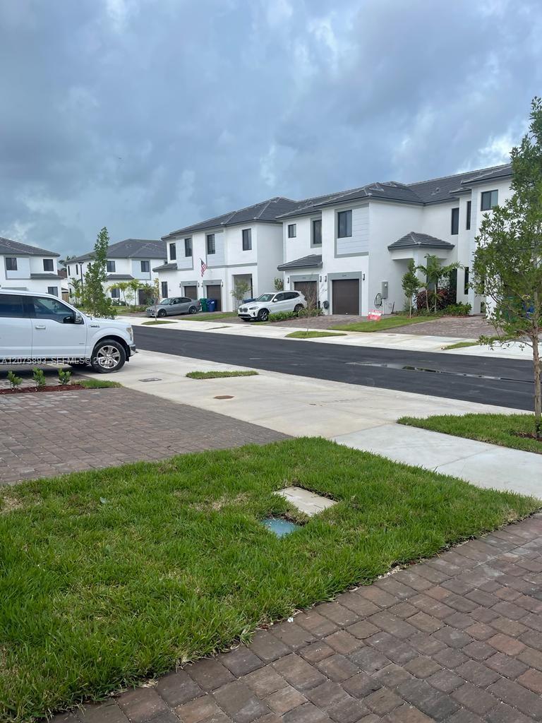 13641 SW 157th Pl # 13641 — Photo 3