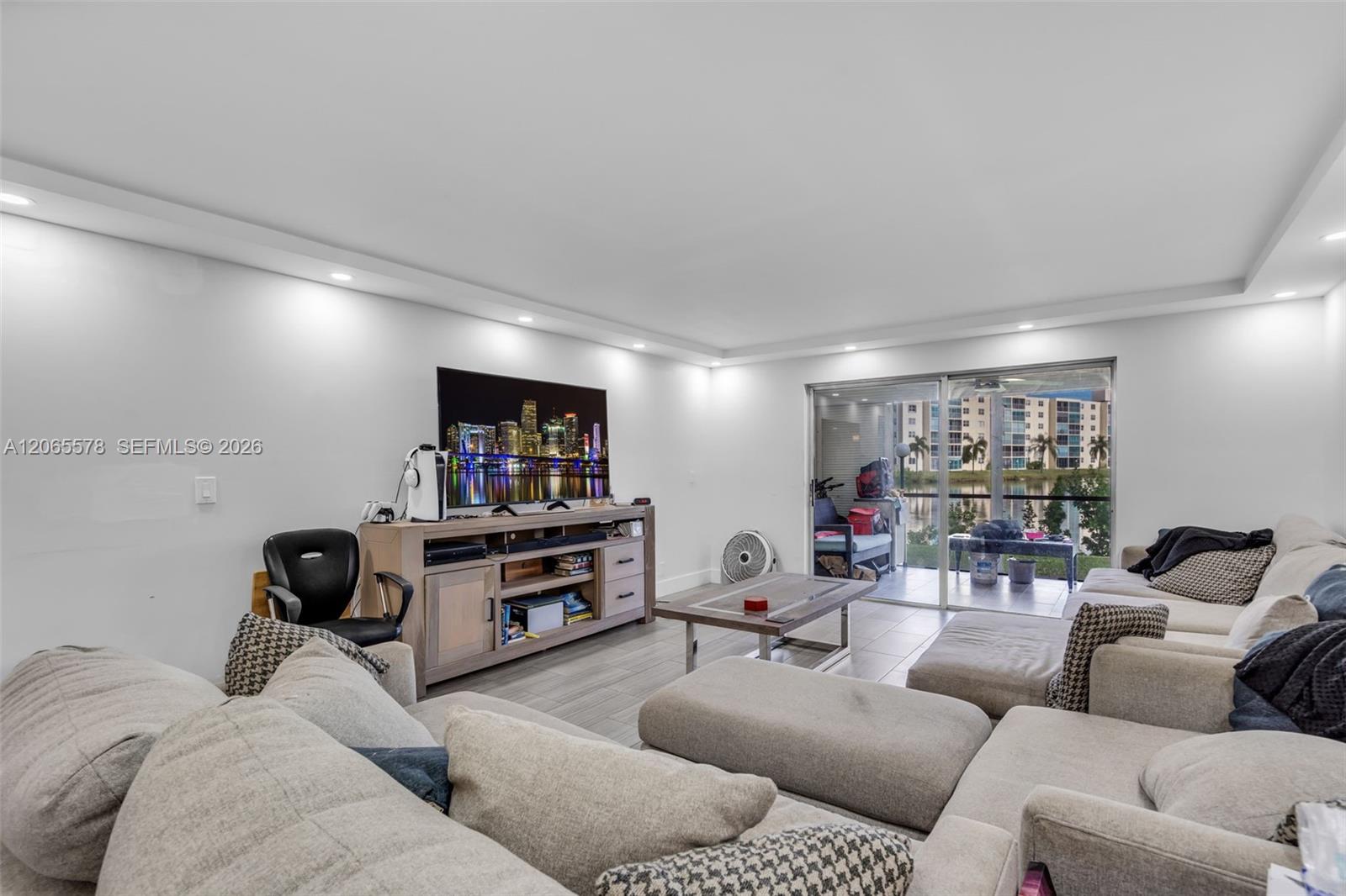 141 SE 3rd avenue # 101 — Photo 3
