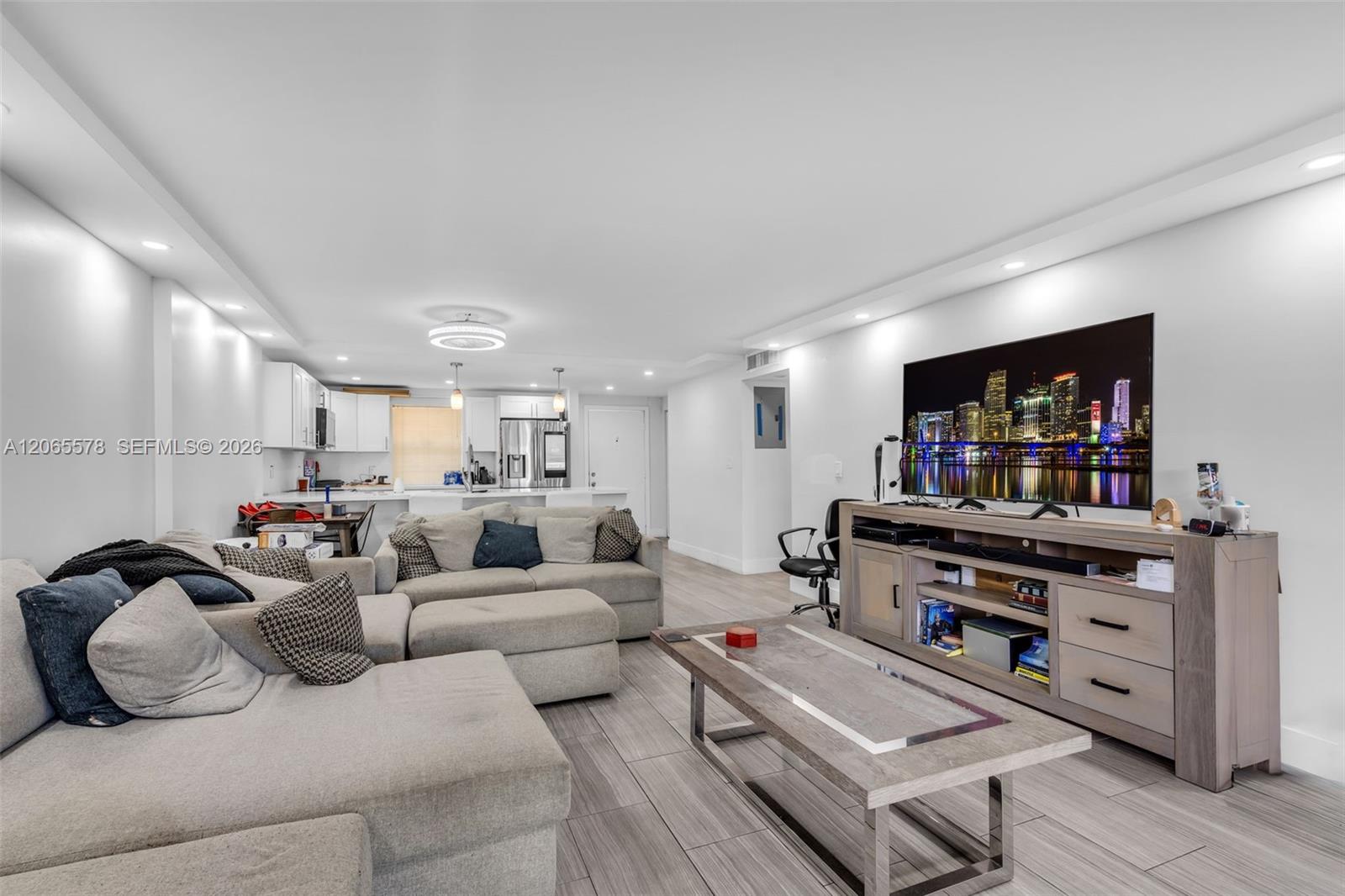 141 SE 3rd avenue # 101 — Photo 4