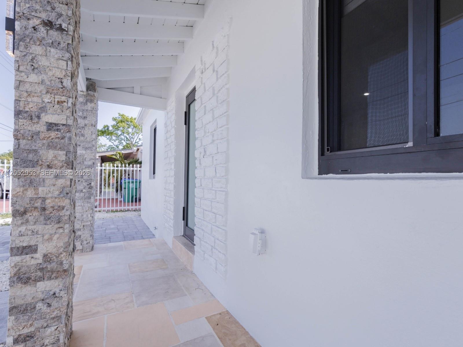 1600 NW 29th Ave — Photo 2