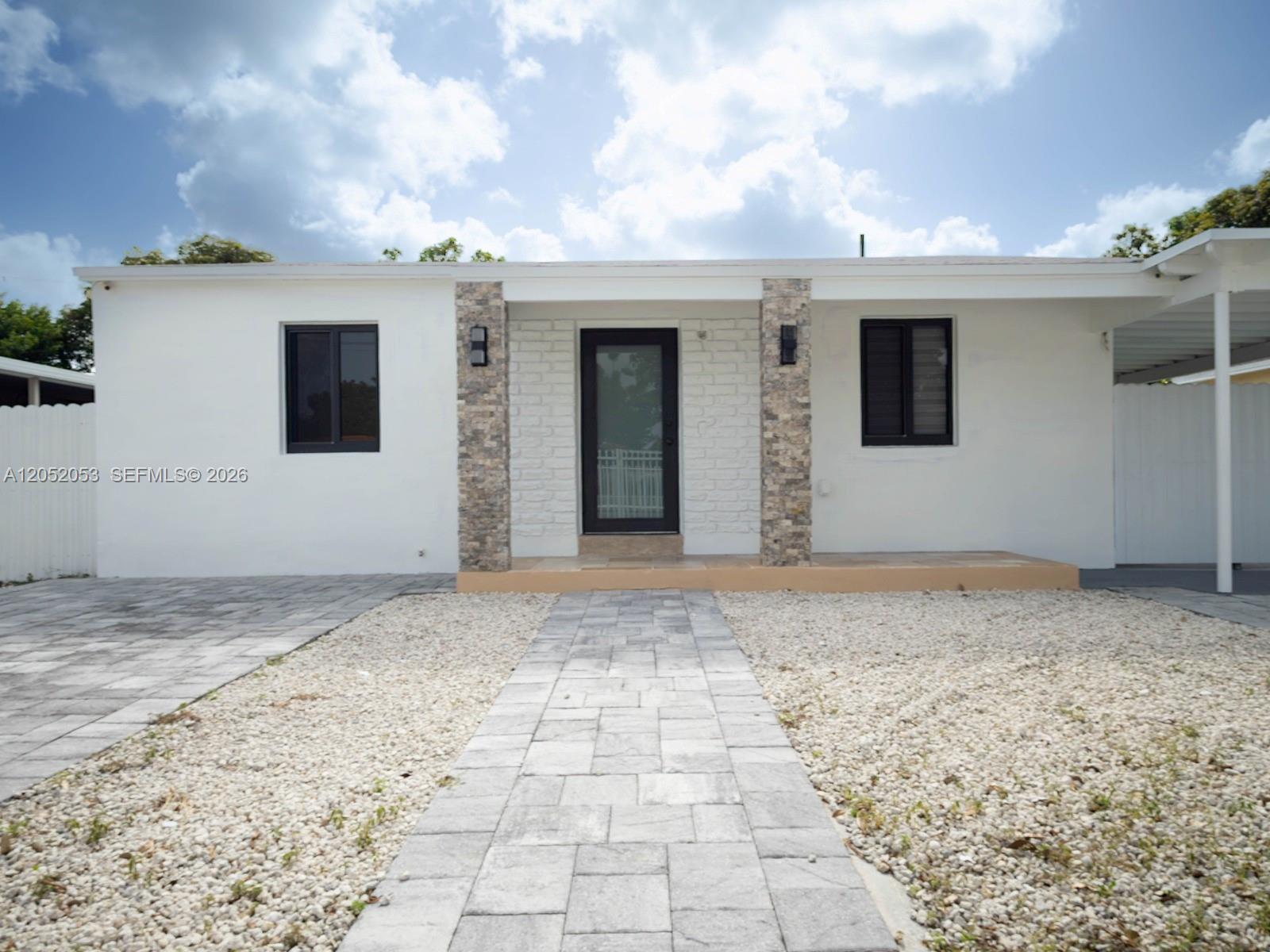 1600 NW 29th Ave — Photo 3