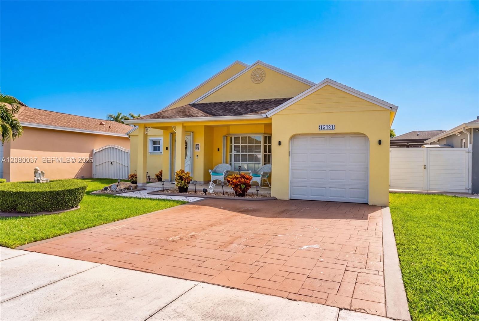 15421 SW 144th Ct — Photo 2